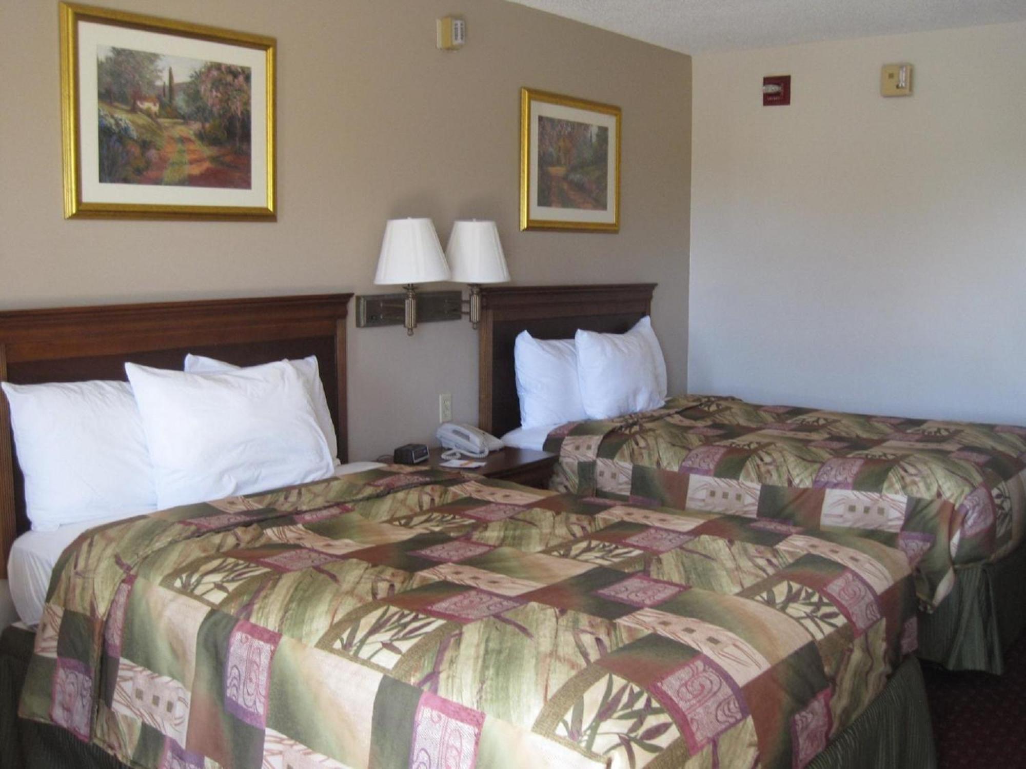Briarwood Inn Of Geneva Exterior foto