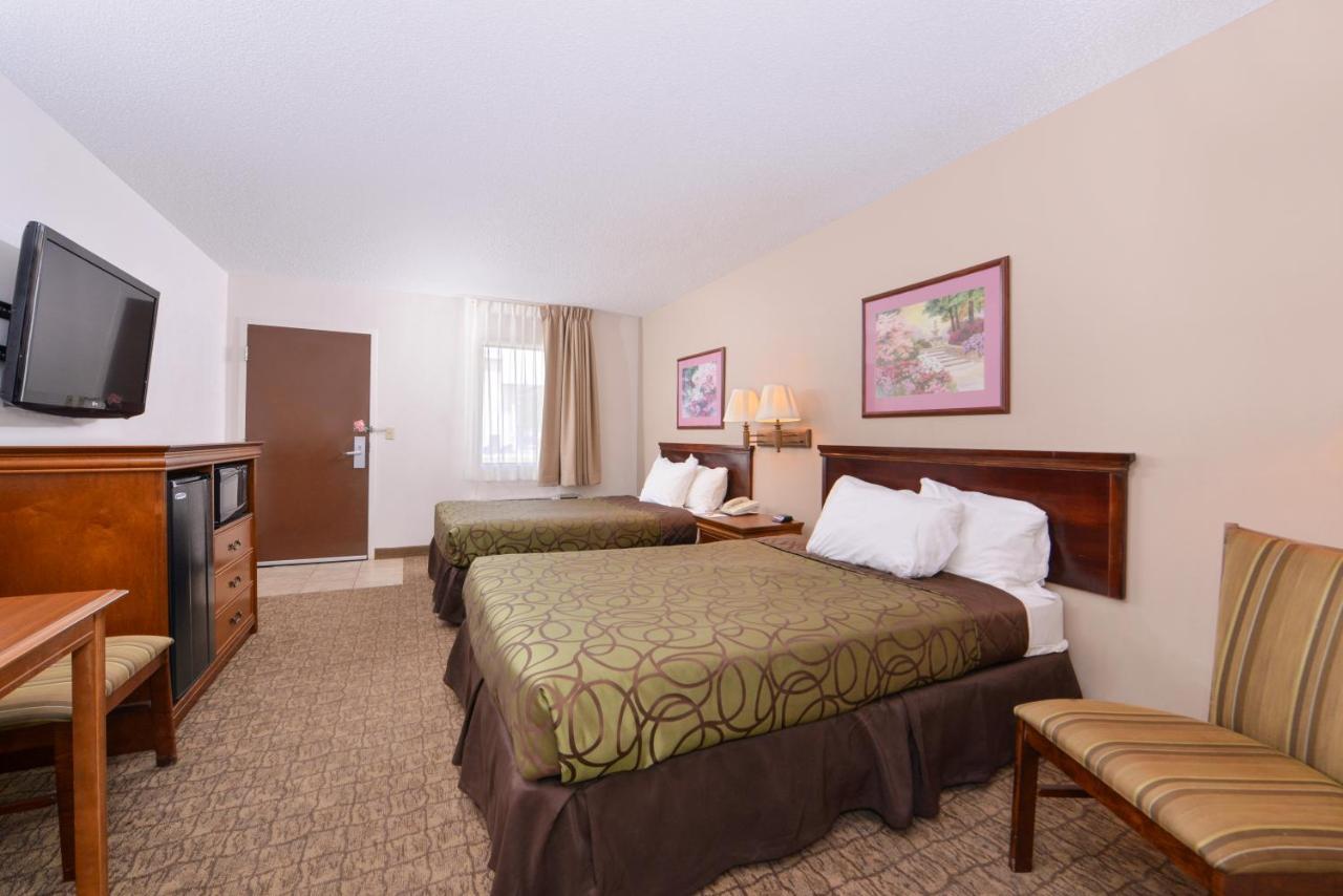 Briarwood Inn Of Geneva Exterior foto